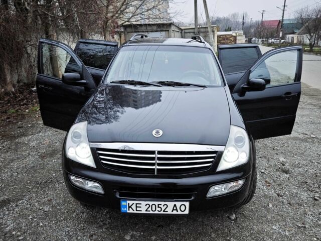 Чорний Cанг Йонг Rexton, об'ємом двигуна 2.7 л та пробігом 46 тис. км за 4500 $, фото 5 на Automoto.ua