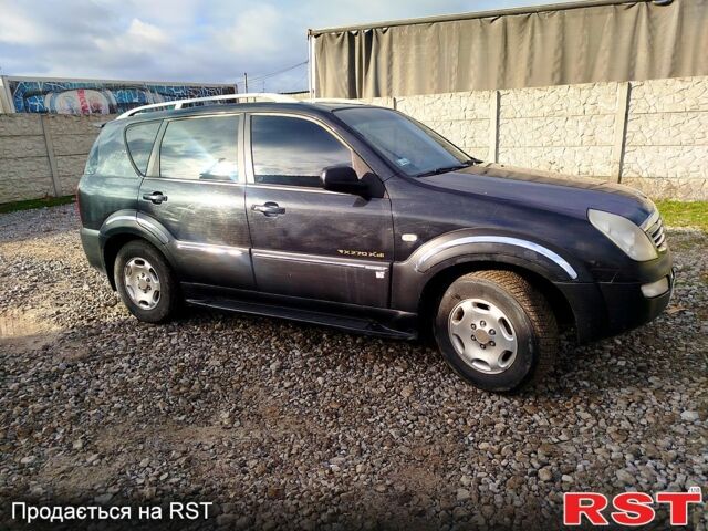 Чорний Cанг Йонг Rexton, об'ємом двигуна 2.7 л та пробігом 246 тис. км за 4500 $, фото 2 на Automoto.ua