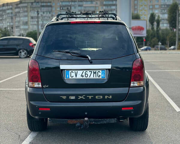 Черный Cанг Йонг Рекстон, объемом двигателя 2.7 л и пробегом 247 тыс. км за 6000 $, фото 5 на Automoto.ua