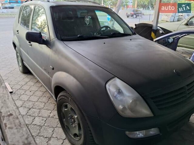 Чорний Cанг Йонг Rexton, об'ємом двигуна 2.7 л та пробігом 300 тис. км за 3200 $, фото 4 на Automoto.ua