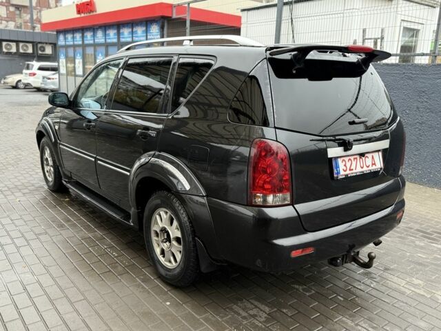 Чорний Cанг Йонг Rexton, об'ємом двигуна 2.7 л та пробігом 278 тис. км за 2999 $, фото 3 на Automoto.ua