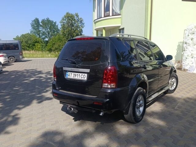 Черный Cанг Йонг Рекстон, объемом двигателя 2.7 л и пробегом 380 тыс. км за 5900 $, фото 5 на Automoto.ua