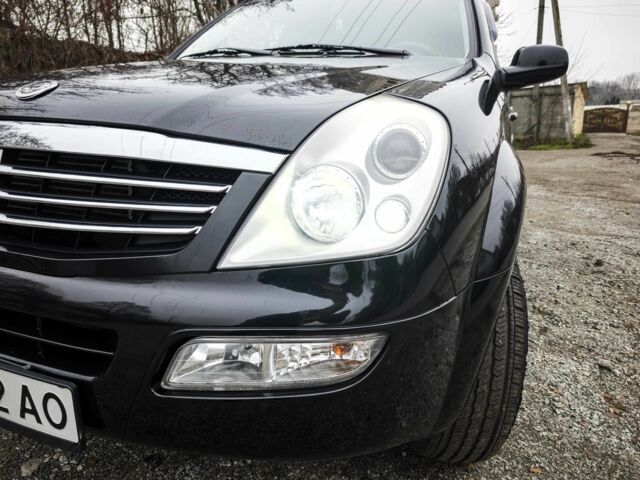 Чорний Cанг Йонг Rexton, об'ємом двигуна 2.7 л та пробігом 46 тис. км за 4500 $, фото 6 на Automoto.ua