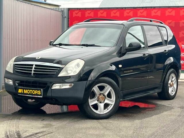 Чорний Cанг Йонг Rexton, об'ємом двигуна 2.7 л та пробігом 215 тис. км за 4500 $, фото 2 на Automoto.ua