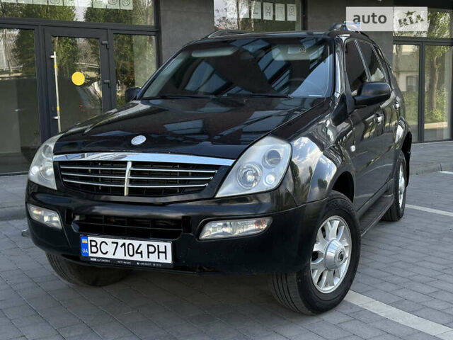 Чорний Cанг Йонг Rexton, об'ємом двигуна 2.7 л та пробігом 258 тис. км за 6000 $, фото 2 на Automoto.ua