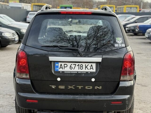 Черный Cанг Йонг Рекстон, объемом двигателя 2.7 л и пробегом 400 тыс. км за 3850 $, фото 4 на Automoto.ua