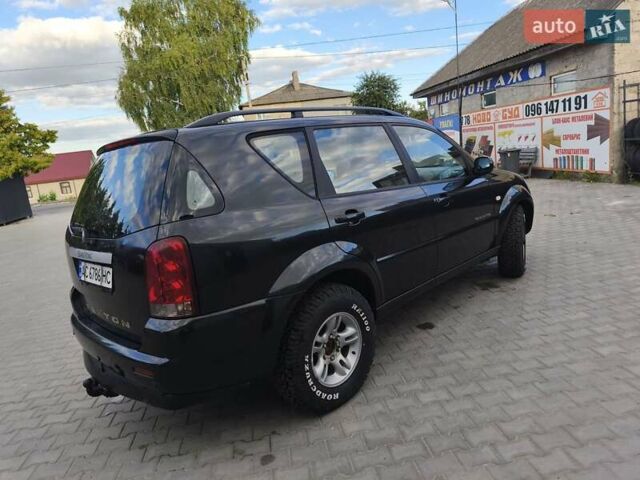 Чорний Cанг Йонг Rexton, об'ємом двигуна 2.7 л та пробігом 240 тис. км за 6600 $, фото 3 на Automoto.ua