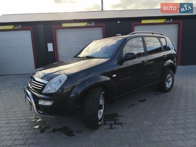 Чорний Cанг Йонг Rexton, об'ємом двигуна 2.7 л та пробігом 240 тис. км за 6600 $, фото 7 на Automoto.ua