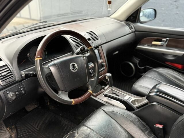 Чорний Cанг Йонг Rexton, об'ємом двигуна 2.7 л та пробігом 278 тис. км за 2999 $, фото 4 на Automoto.ua