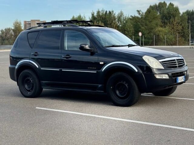 Чорний Cанг Йонг Rexton, об'ємом двигуна 2.7 л та пробігом 247 тис. км за 6000 $, фото 3 на Automoto.ua