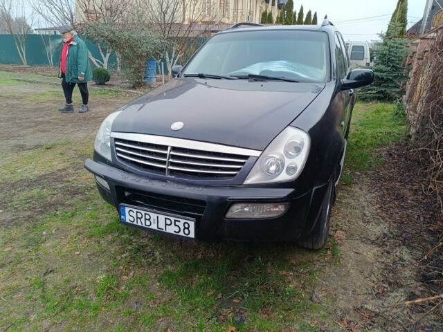 Чорний Cанг Йонг Rexton, об'ємом двигуна 2.5 л та пробігом 300 тис. км за 4500 $, фото 1 на Automoto.ua