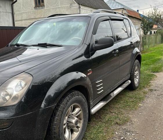Чорний Cанг Йонг Rexton, об'ємом двигуна 2.7 л та пробігом 352 тис. км за 8000 $, фото 2 на Automoto.ua