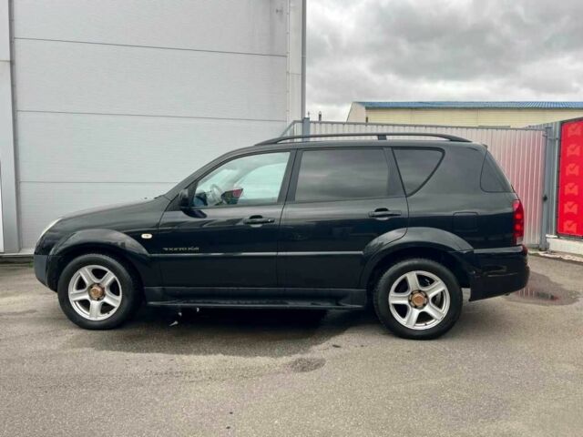 Чорний Cанг Йонг Rexton, об'ємом двигуна 2.7 л та пробігом 215 тис. км за 4500 $, фото 6 на Automoto.ua