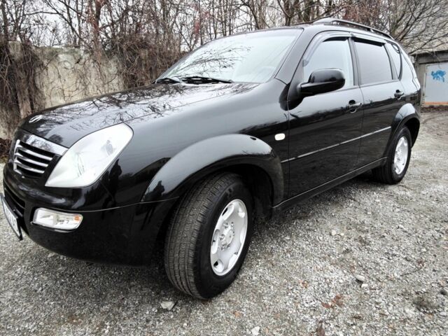 Чорний Cанг Йонг Rexton, об'ємом двигуна 2.7 л та пробігом 46 тис. км за 4500 $, фото 2 на Automoto.ua