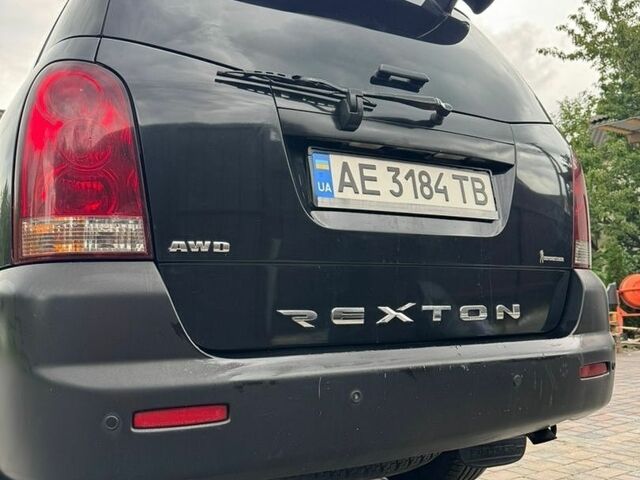 Чорний Cанг Йонг Rexton, об'ємом двигуна 2.7 л та пробігом 215 тис. км за 6200 $, фото 12 на Automoto.ua