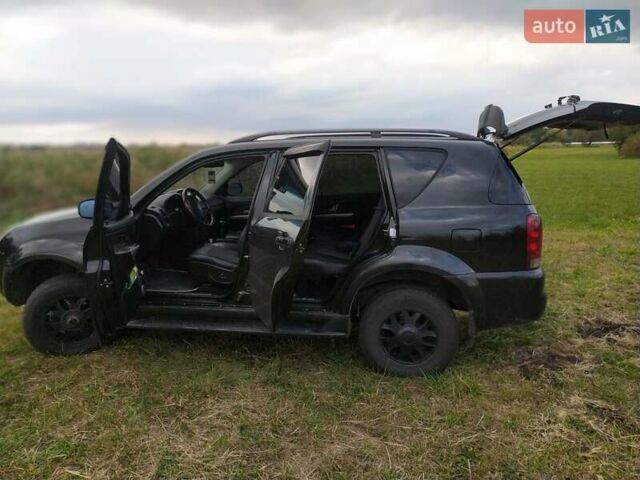 Черный Cанг Йонг Рекстон, объемом двигателя 2.7 л и пробегом 380 тыс. км за 7500 $, фото 8 на Automoto.ua