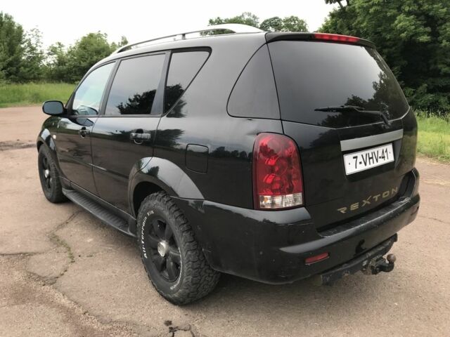 Чорний Cанг Йонг Rexton, об'ємом двигуна 2.7 л та пробігом 253 тис. км за 5100 $, фото 5 на Automoto.ua