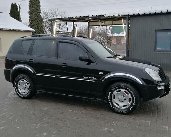 Чорний Cанг Йонг Rexton, об'ємом двигуна 2.7 л та пробігом 400 тис. км за 7300 $, фото 5 на Automoto.ua