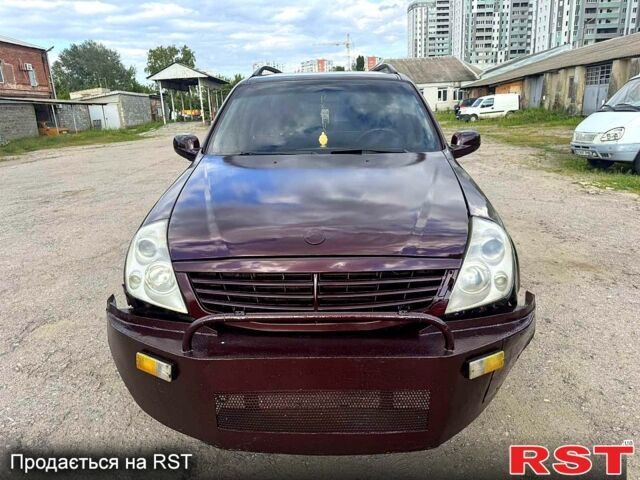 Чорний Cанг Йонг Rexton, об'ємом двигуна 2.7 л та пробігом 256 тис. км за 3300 $, фото 1 на Automoto.ua