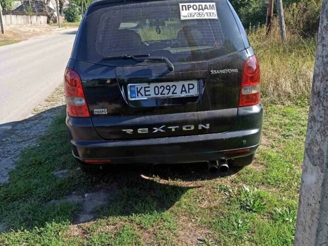 Черный Cанг Йонг Рекстон, объемом двигателя 2.7 л и пробегом 350 тыс. км за 6451 $, фото 7 на Automoto.ua
