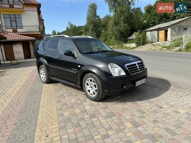 Черный Cанг Йонг Рекстон, объемом двигателя 2.7 л и пробегом 194 тыс. км за 5700 $, фото 1 на Automoto.ua