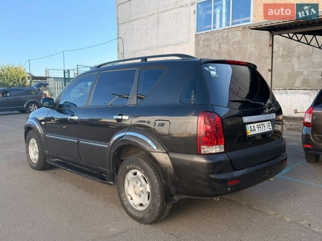 Чорний Cанг Йонг Rexton, об'ємом двигуна 3.2 л та пробігом 330 тис. км за 3500 $, фото 2 на Automoto.ua