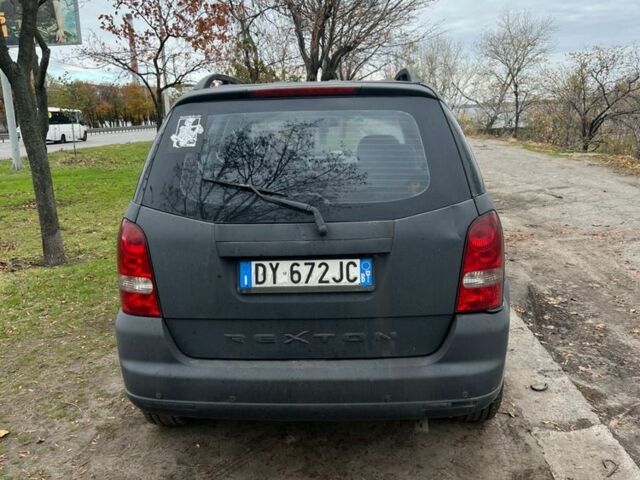 Чорний Cанг Йонг Rexton, об'ємом двигуна 2.7 л та пробігом 275 тис. км за 4300 $, фото 1 на Automoto.ua