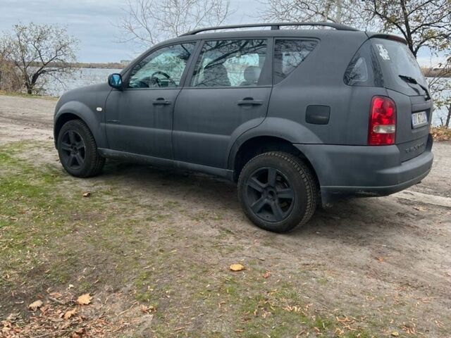 Чорний Cанг Йонг Rexton, об'ємом двигуна 2.7 л та пробігом 275 тис. км за 4300 $, фото 2 на Automoto.ua