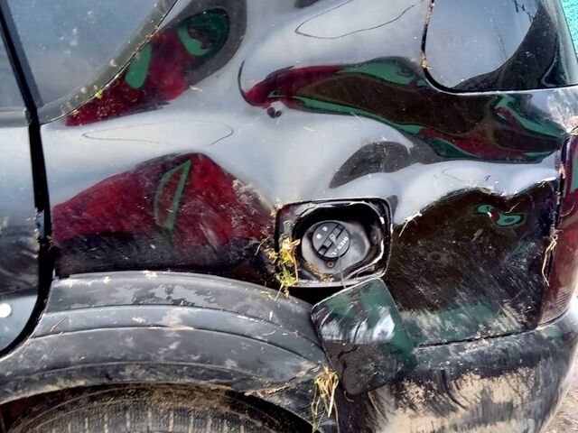 Чорний Cанг Йонг Rexton, об'ємом двигуна 2.7 л та пробігом 285 тис. км за 3300 $, фото 4 на Automoto.ua