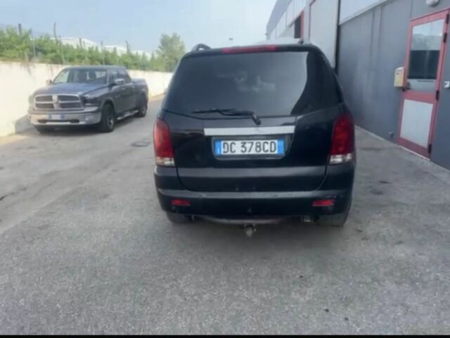 Чорний Cанг Йонг Rexton, об'ємом двигуна 2.7 л та пробігом 195 тис. км за 3500 $, фото 3 на Automoto.ua