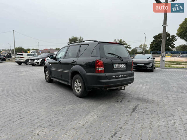 Чорний Cанг Йонг Rexton, об'ємом двигуна 2.7 л та пробігом 314 тис. км за 5900 $, фото 2 на Automoto.ua