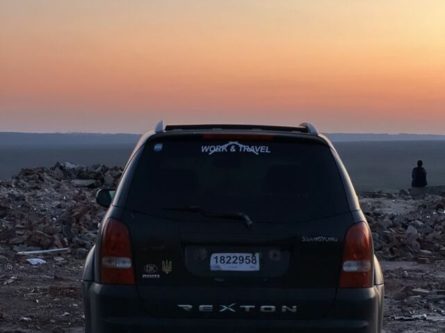 Чорний Cанг Йонг Rexton, об'ємом двигуна 2.7 л та пробігом 340 тис. км за 4000 $, фото 3 на Automoto.ua