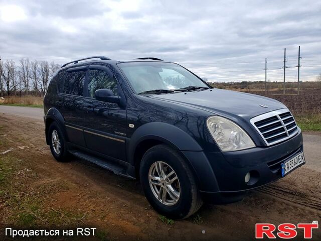 Чорний Cанг Йонг Rexton, об'ємом двигуна 2.7 л та пробігом 234 тис. км за 8500 $, фото 4 на Automoto.ua