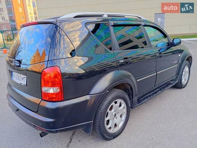 Черный Cанг Йонг Рекстон, объемом двигателя 2.7 л и пробегом 240 тыс. км за 7000 $, фото 6 на Automoto.ua