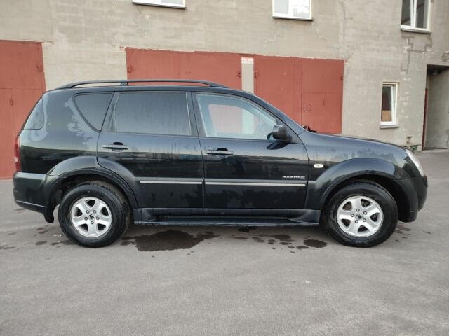 Чорний Cанг Йонг Rexton, об'ємом двигуна 0 л та пробігом 293 тис. км за 5950 $, фото 6 на Automoto.ua