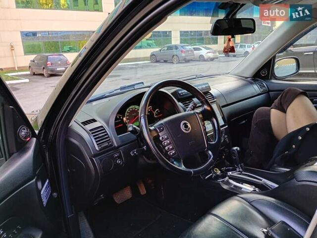 Черный Cанг Йонг Рекстон, объемом двигателя 2.7 л и пробегом 240 тыс. км за 7000 $, фото 10 на Automoto.ua