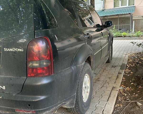 Чорний Cанг Йонг Rexton, об'ємом двигуна 2.7 л та пробігом 325 тис. км за 6495 $, фото 2 на Automoto.ua