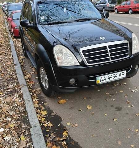 Чорний Cанг Йонг Rexton, об'ємом двигуна 2.7 л та пробігом 398 тис. км за 7500 $, фото 2 на Automoto.ua