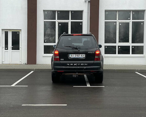 Черный Cанг Йонг Рекстон, объемом двигателя 2.7 л и пробегом 511 тыс. км за 4950 $, фото 4 на Automoto.ua