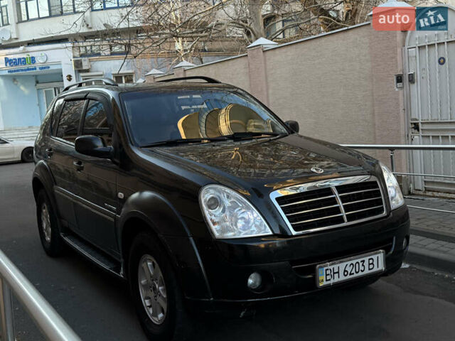 Чорний Cанг Йонг Rexton, об'ємом двигуна 2.7 л та пробігом 170 тис. км за 8300 $, фото 12 на Automoto.ua