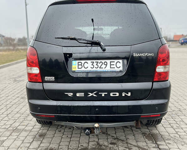 Чорний Cанг Йонг Rexton, об'ємом двигуна 2.69 л та пробігом 234 тис. км за 7150 $, фото 4 на Automoto.ua