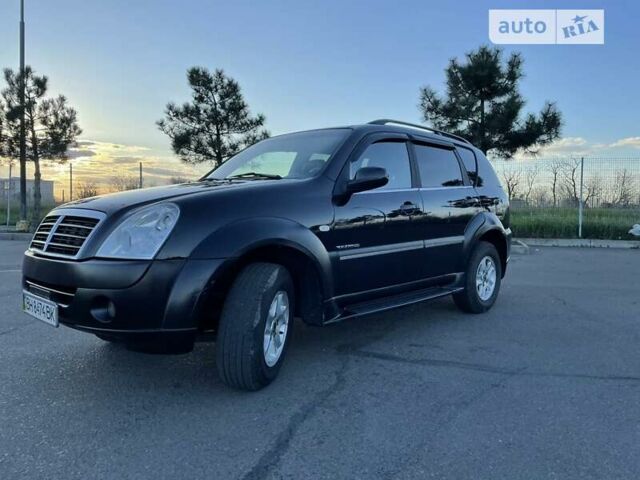 Чорний Cанг Йонг Rexton, об'ємом двигуна 2.7 л та пробігом 325 тис. км за 7900 $, фото 2 на Automoto.ua