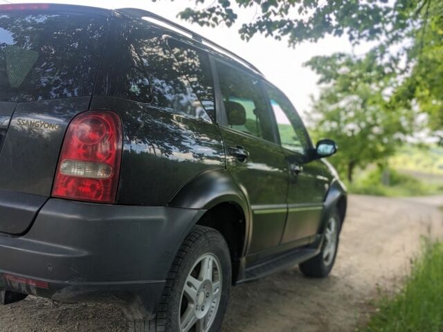 Чорний Cанг Йонг Rexton, об'ємом двигуна 2.7 л та пробігом 270 тис. км за 3000 $, фото 6 на Automoto.ua