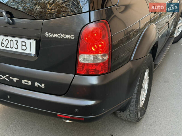 Чорний Cанг Йонг Rexton, об'ємом двигуна 2.7 л та пробігом 170 тис. км за 8300 $, фото 4 на Automoto.ua