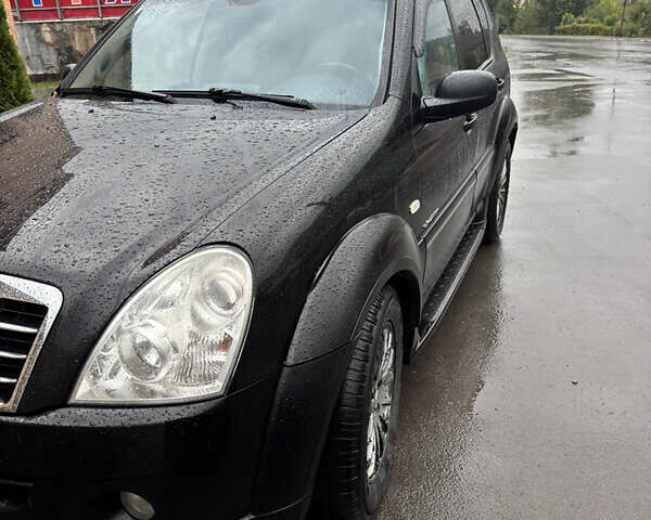 Чорний Cанг Йонг Rexton, об'ємом двигуна 2.7 л та пробігом 385 тис. км за 4200 $, фото 9 на Automoto.ua