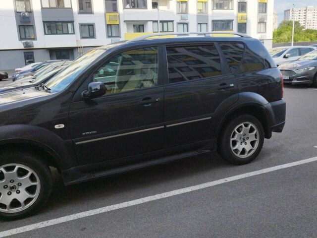 Чорний Cанг Йонг Rexton, об'ємом двигуна 2.7 л та пробігом 180 тис. км за 4000 $, фото 2 на Automoto.ua