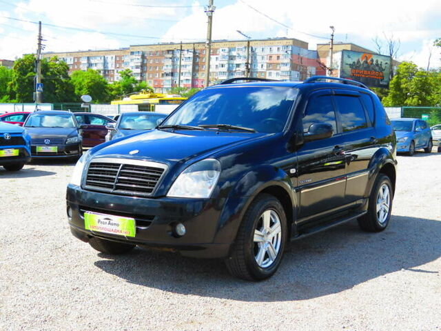 Чорний Cанг Йонг Rexton, об'ємом двигуна 2.7 л та пробігом 300 тис. км за 6900 $, фото 3 на Automoto.ua