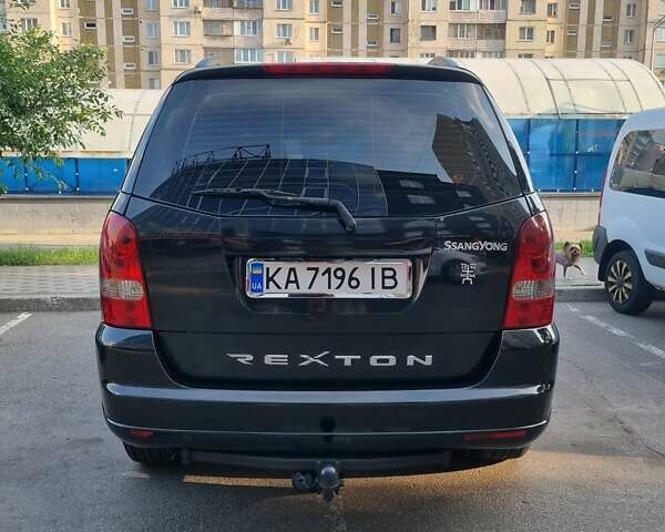 Черный Cанг Йонг Рекстон, объемом двигателя 2.7 л и пробегом 190 тыс. км за 7700 $, фото 8 на Automoto.ua