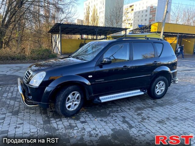 Чорний Cанг Йонг Rexton, об'ємом двигуна 2.7 л та пробігом 30000 тис. км за 10000 $, фото 1 на Automoto.ua