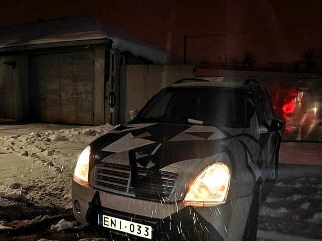 Чорний Cанг Йонг Rexton, об'ємом двигуна 2.7 л та пробігом 355 тис. км за 3500 $, фото 7 на Automoto.ua